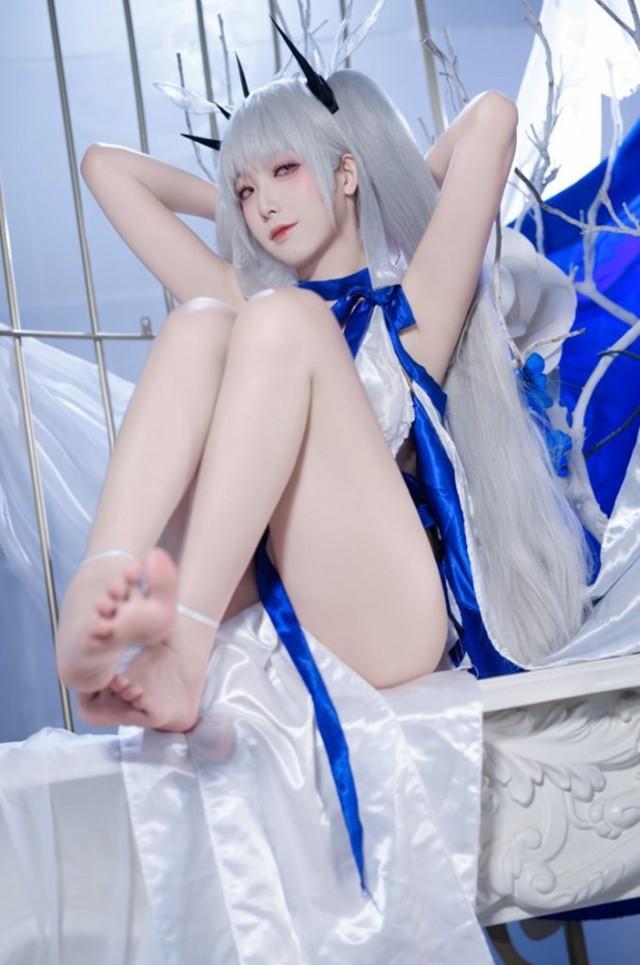 封疆疆v NO.72 可畏礼服 [32P-935MB]